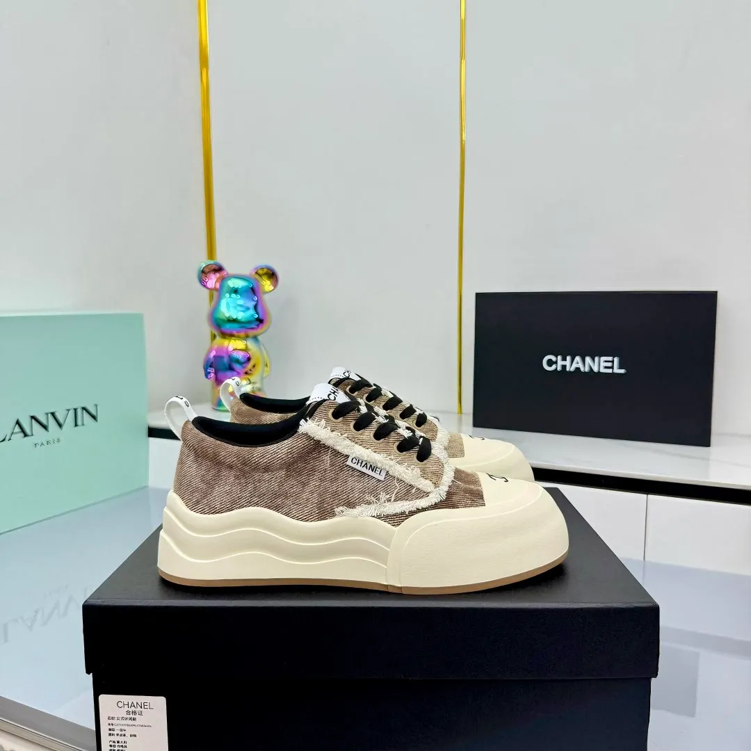 👟👟Ex-factory price 600👟👟 Chanel bread shoes ~ original calfskin panda shoes Chanel 25C latest hot style panda black and white sports shoes casual sneakers Xiaoxiang hot item classic black and white panda color coco girls must pay Fabric: original custom mixed sheepskin lining: original imported breathable mesh lining outsole: Original molded rubber + TPU combination Size: Women's 35-41 Buy now👉
